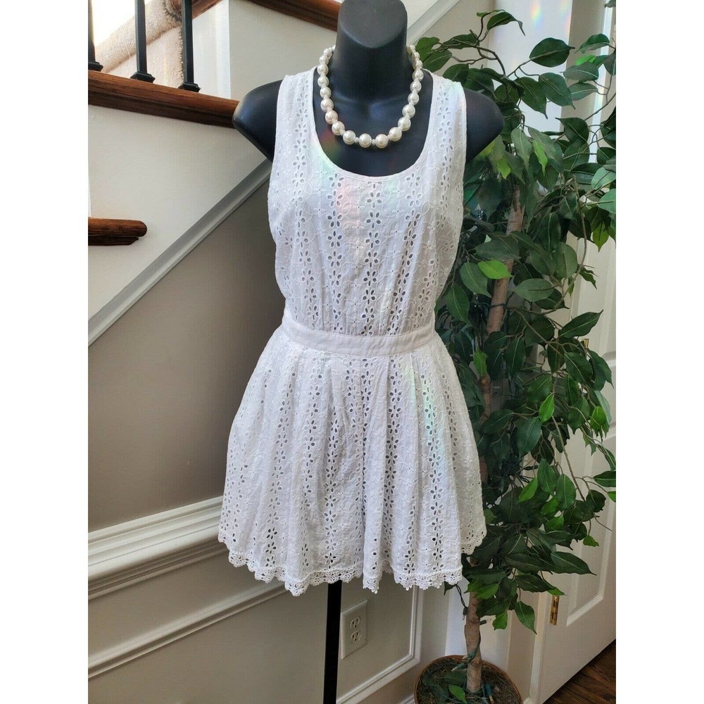 Double Zero Women's White 100% Cotton Scoop Neck Sleeveless Casual Romper Size M